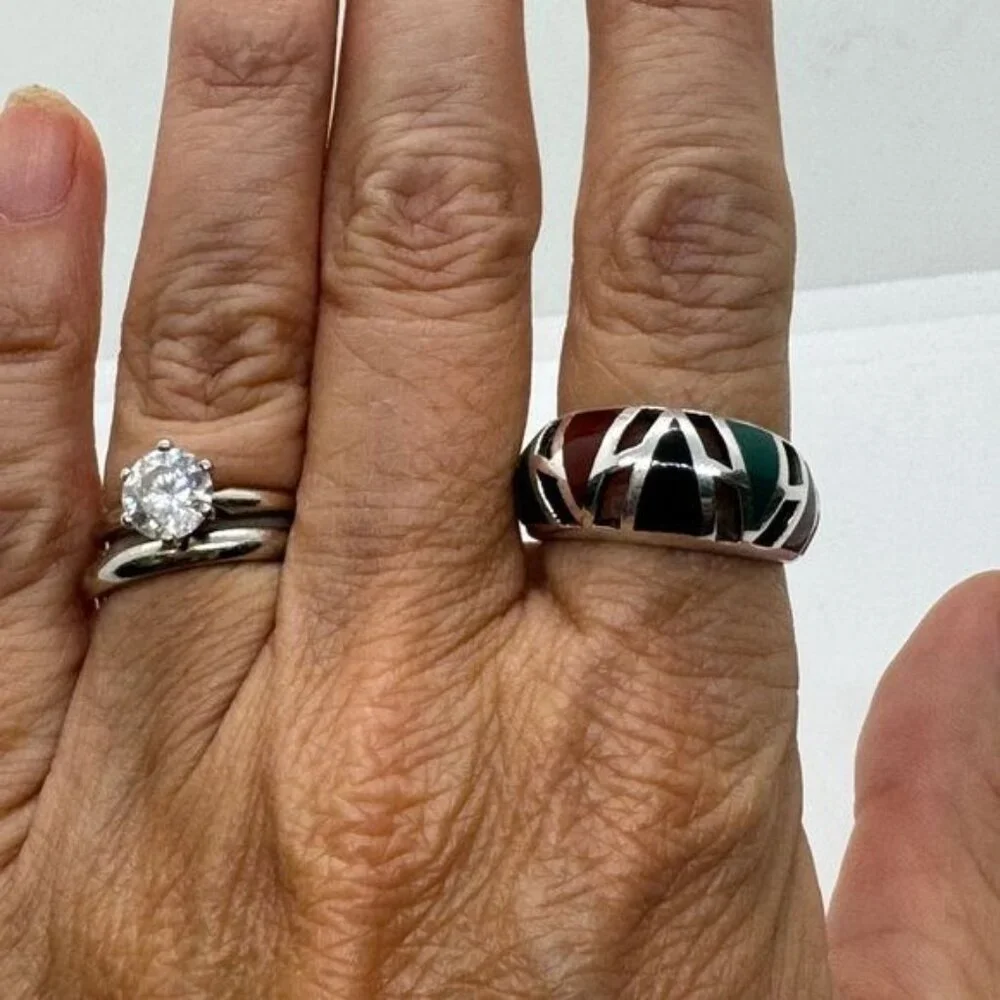 Southwest Style Sterling Silver Ring size 8 Black Green‎ Red Triangle Cut Out